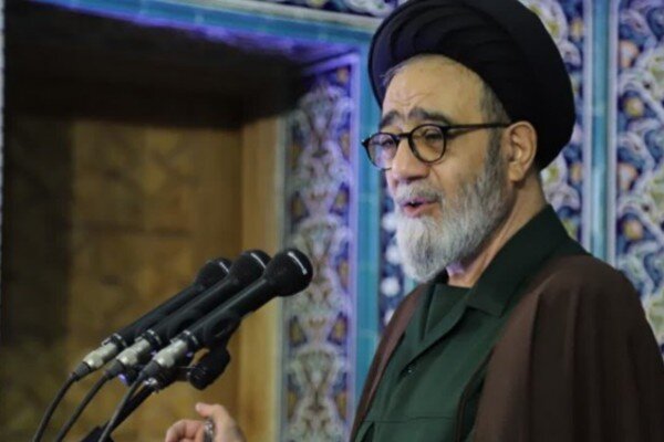 نیروی انتظامی مورد تکریم مردم انقلاب اسلامی است