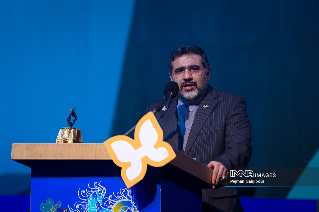 پروانهها بر فراز اصفهان به پرواز درآمدند