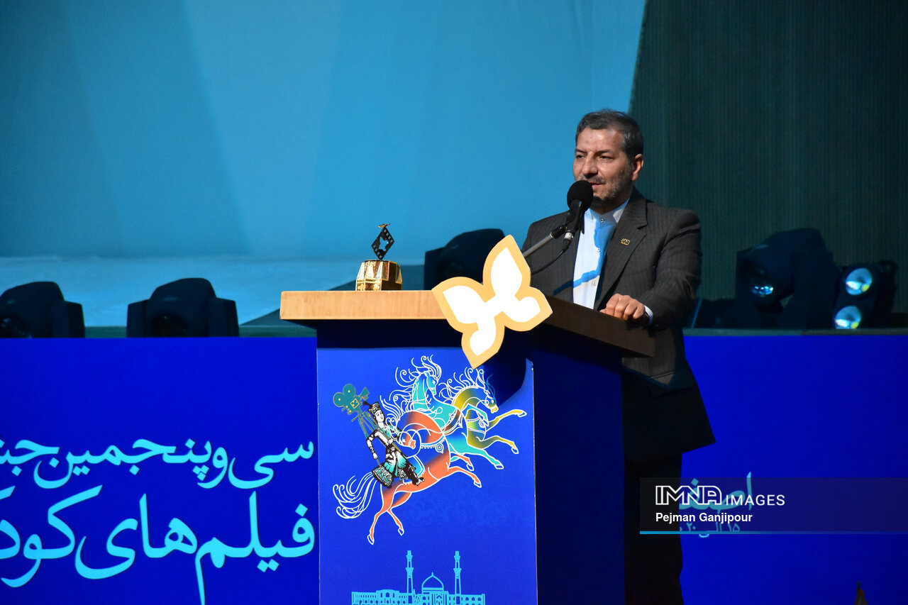 پروانهها بر فراز اصفهان به پرواز درآمدند