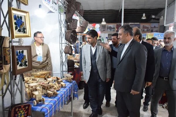 نمایشگاه تخصصی صنایع‌دستی غرب کشور در سنندج برپا شد