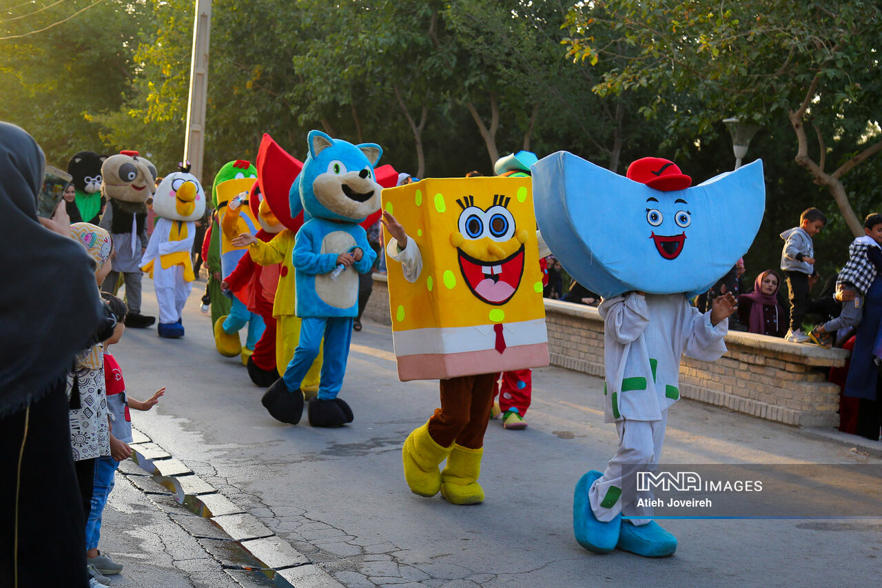Isfahan's streets came alive with parade of cartoon characters