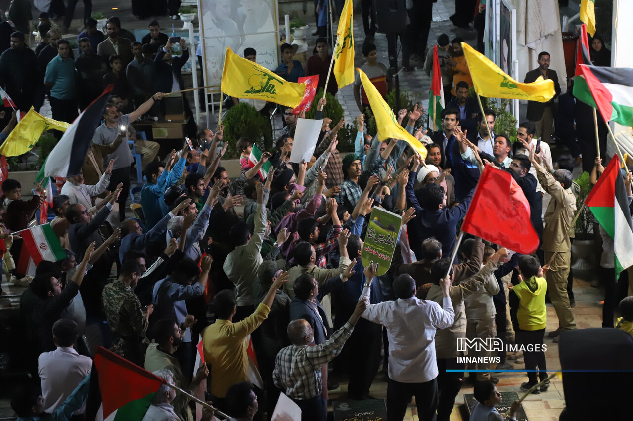 کاشانی‌ها در حمایت از مردم غیور فلسطین جشن پیروزی گرفتند