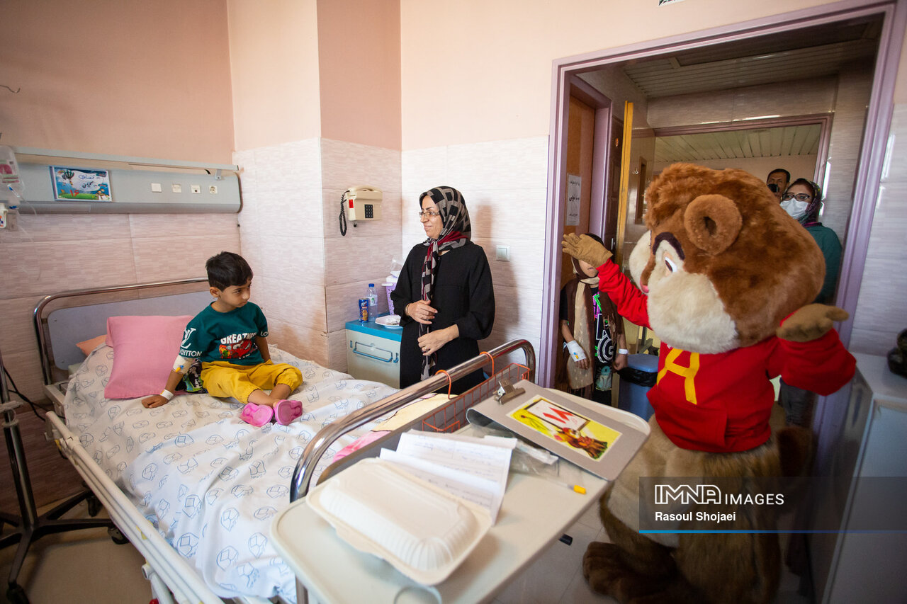 وقتی جشنواره فیلم کودک به ملاقات کودکان سرطانی رفت