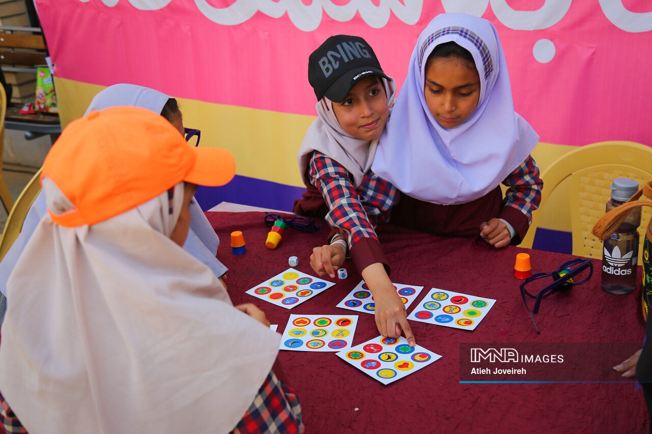 بچهها چطوری کاری میشن؟