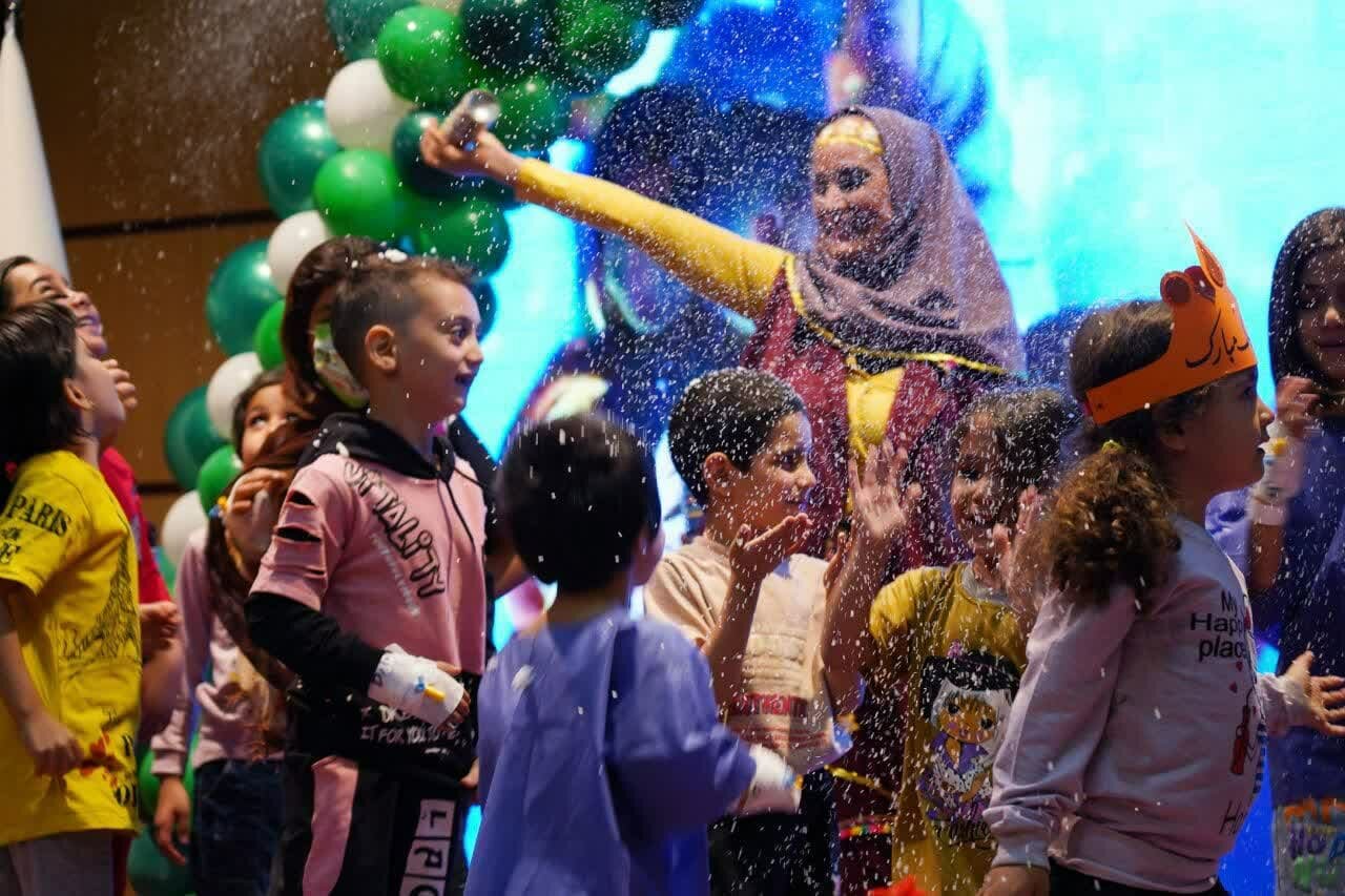 برگزاری ویژه برنامه شاد برای کودکان در بیمارستان حضرت امام حسین (ع)