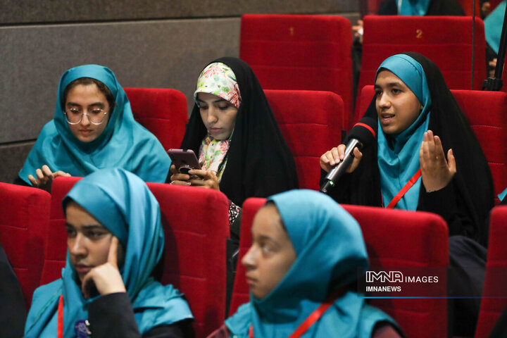 نوخبرنگاران سی‌وپنجمین جشنواره بین‌المللی فیلم‌های کودکان و نوجوانان اصفهان