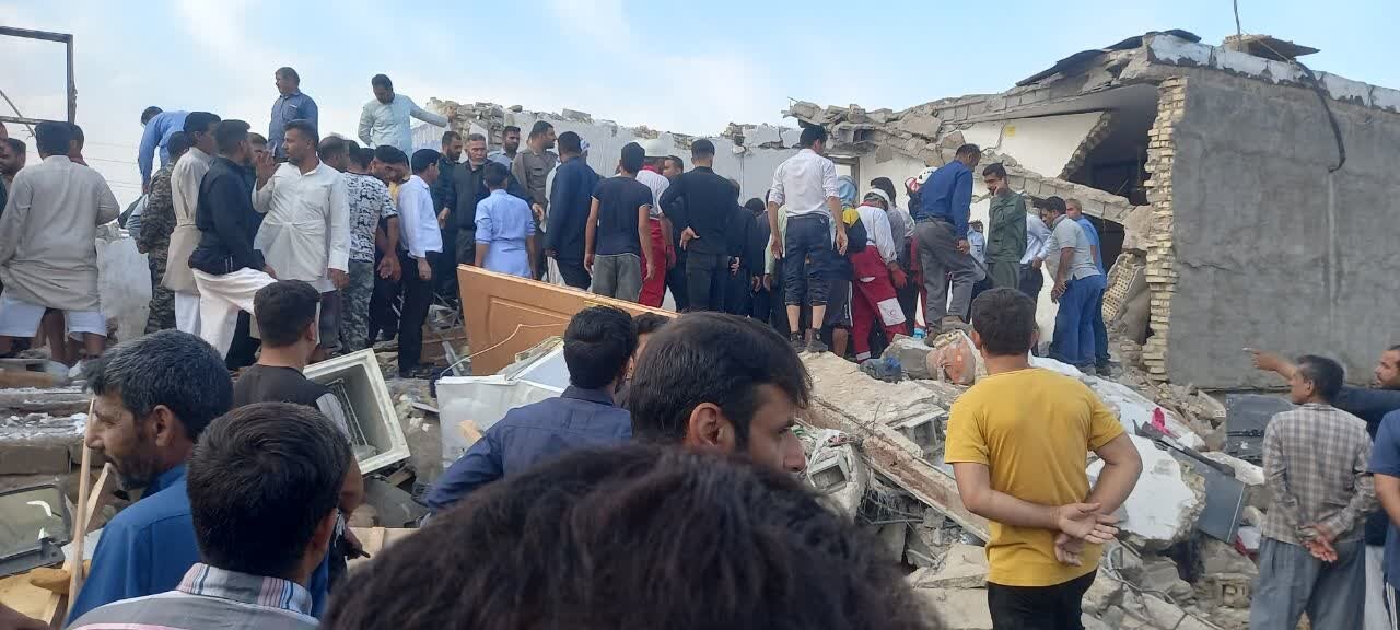 ۶ کشته در پی انفجار منزل مسکونی در سوسنگرد + فیلم