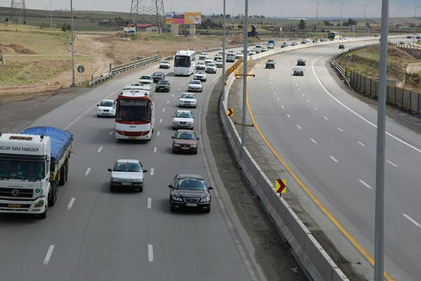 تردد روزانه ۱۸ هزار وسیله نقلیه در جاده‌های استان یزد / ضرورت نظارت بر راه‌های روستایی