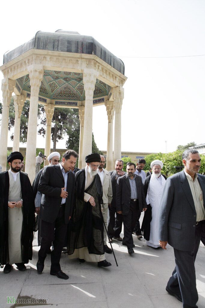 مثل حافظ نه قبل و نه بعد از او، کسی نیامده است