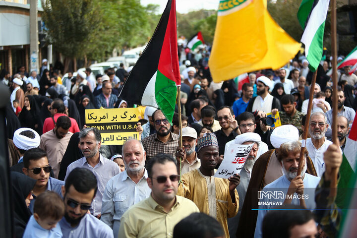 راهپیمائی مردم قم در حمایت از مردم فلسطین