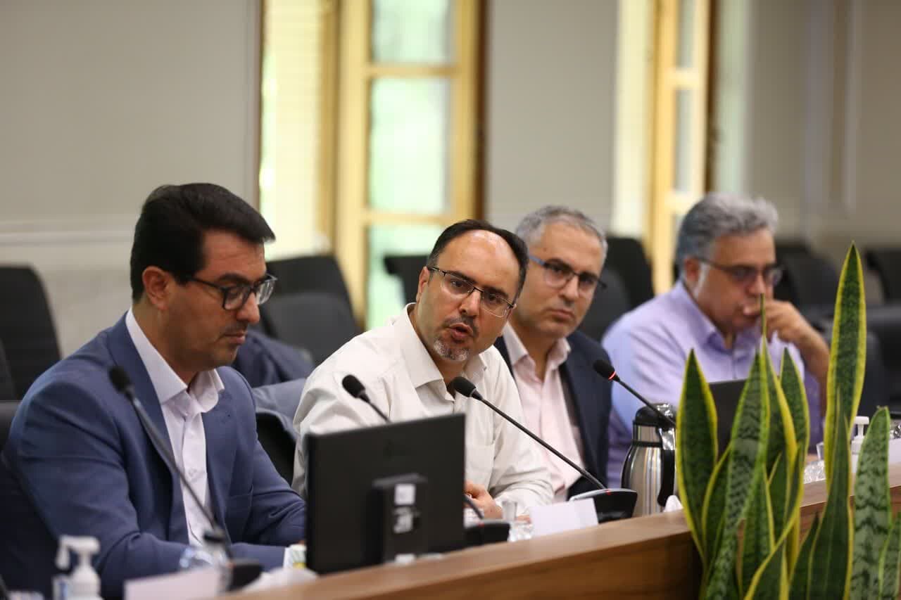 تاکید استاندار اصفهان بر توسعه اقتصاد «گردشگری» و «دانشبنیان»