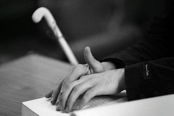 بریل؛ الفبای نابینایان / انگشتها خط به خط میخوانند