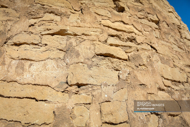 میل های سنگی میراث باستانی شهر قم