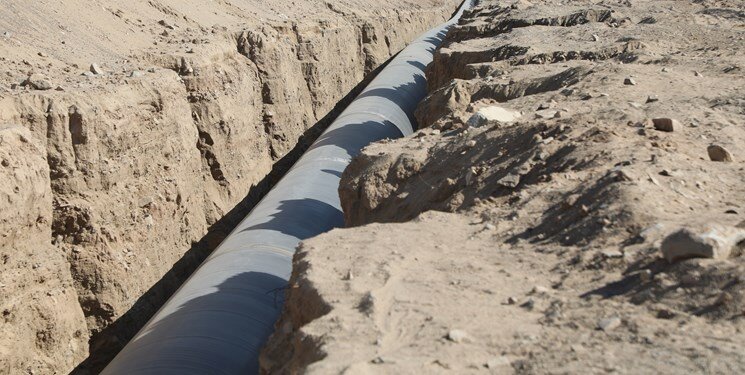 بازدید نماینده رهبری در شورای عالی امنیت ملی از پروژه انتقال آب دریای عمان + عکس