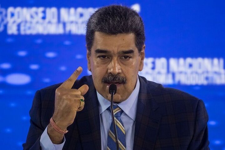 مادورو: آمادگی دفاعی خود را دو برابر میکنیم مادورو: آمادگی دفاعی خود را دو برابر میکنیم