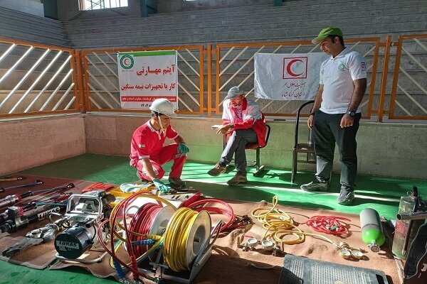 شرکت ۱۰۰ امدادگر کرمانشاهی در آزمون ارتقای درجه امدادگران