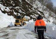 امدادرسانی به ۲۳۸ خودرو گرفتار در برف توسط نیروهای راهداری کردستان