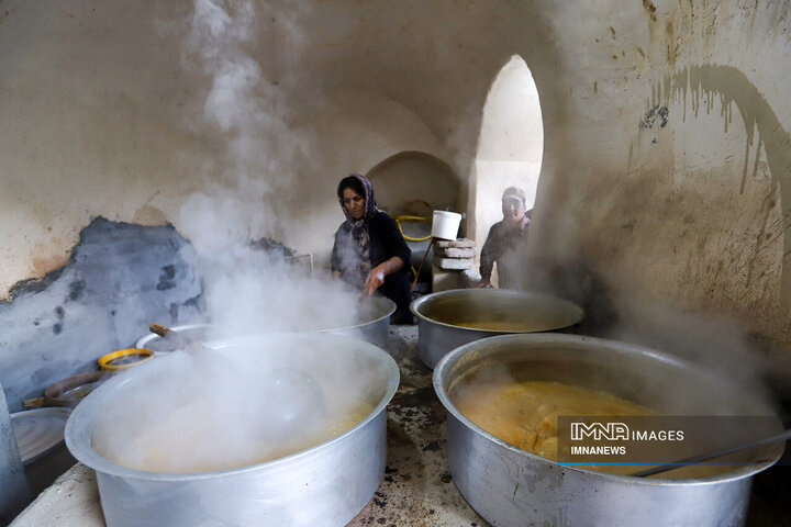 شیره پزی در روستای تاریخی هزاوه