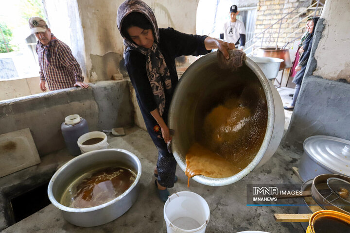 "Preserving Tradition: Hazave Village's Timeless Art of Grape Syrup Making"
