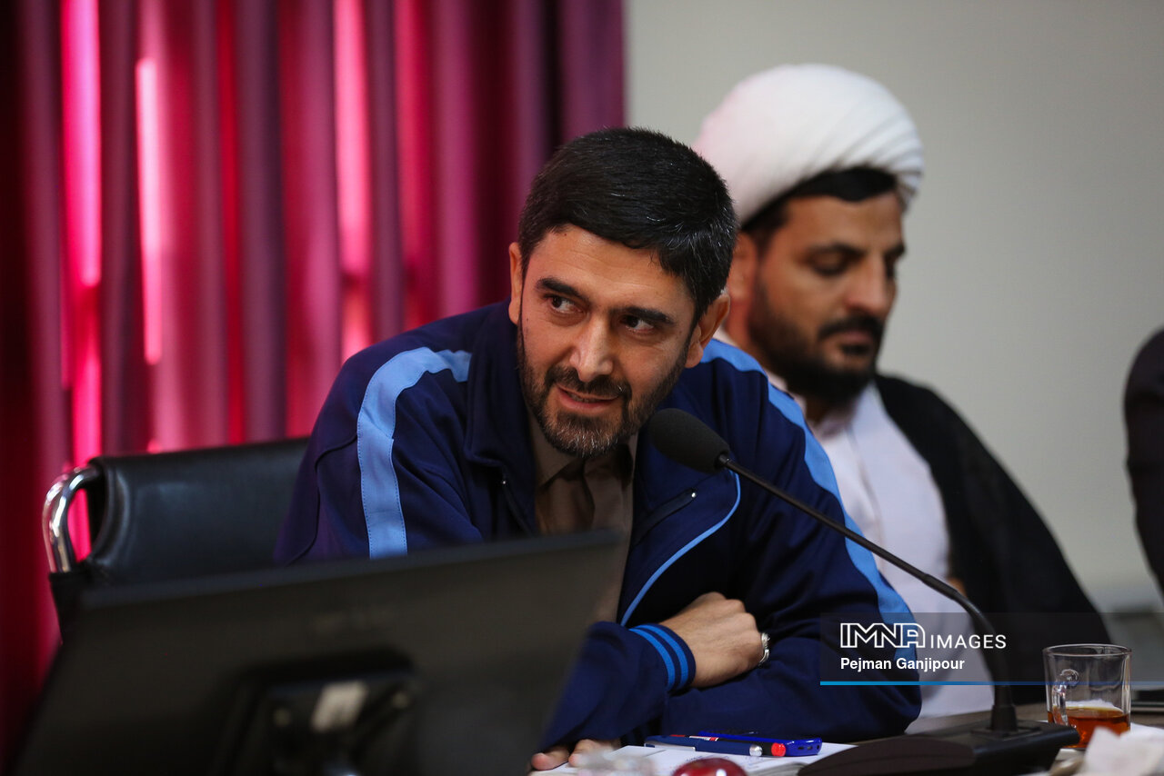 از حامیان و خادمان سیوپنجمین جشنواره فیلمهای کودکان و نوجوانان تقدیر شد