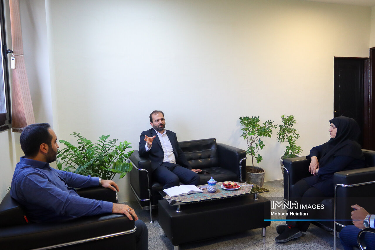 ضرر فرار سرمایه‌گذاران کمتر از فرونشست نیست/ توسعه ناوگان حمل‌ونقل اصفهان با عوارض سبز