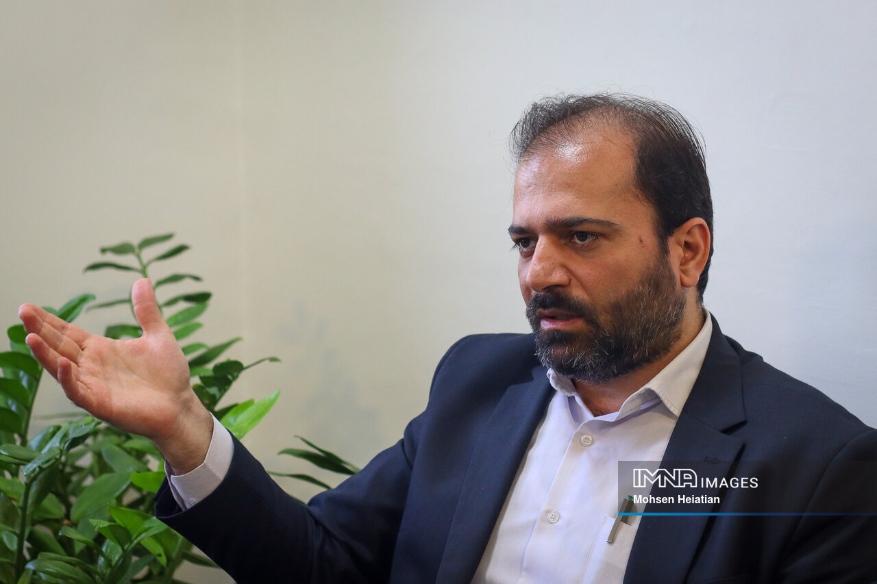 ضرر فرار سرمایهگذاران کمتر از فرونشست نیست/ توسعه ناوگان حملونقل اصفهان با عوارض سبز