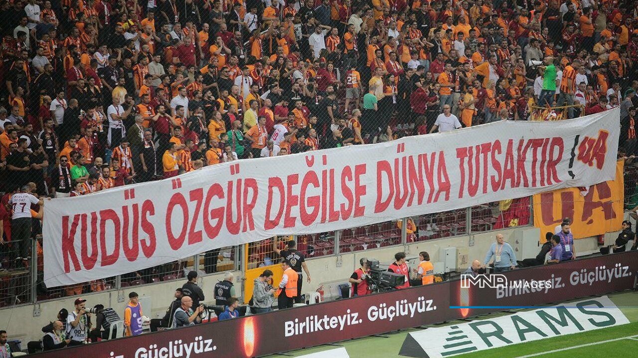 حمایت هواداران باشگاه بزرگ ترکیهای از مردم فلسطین +عکس