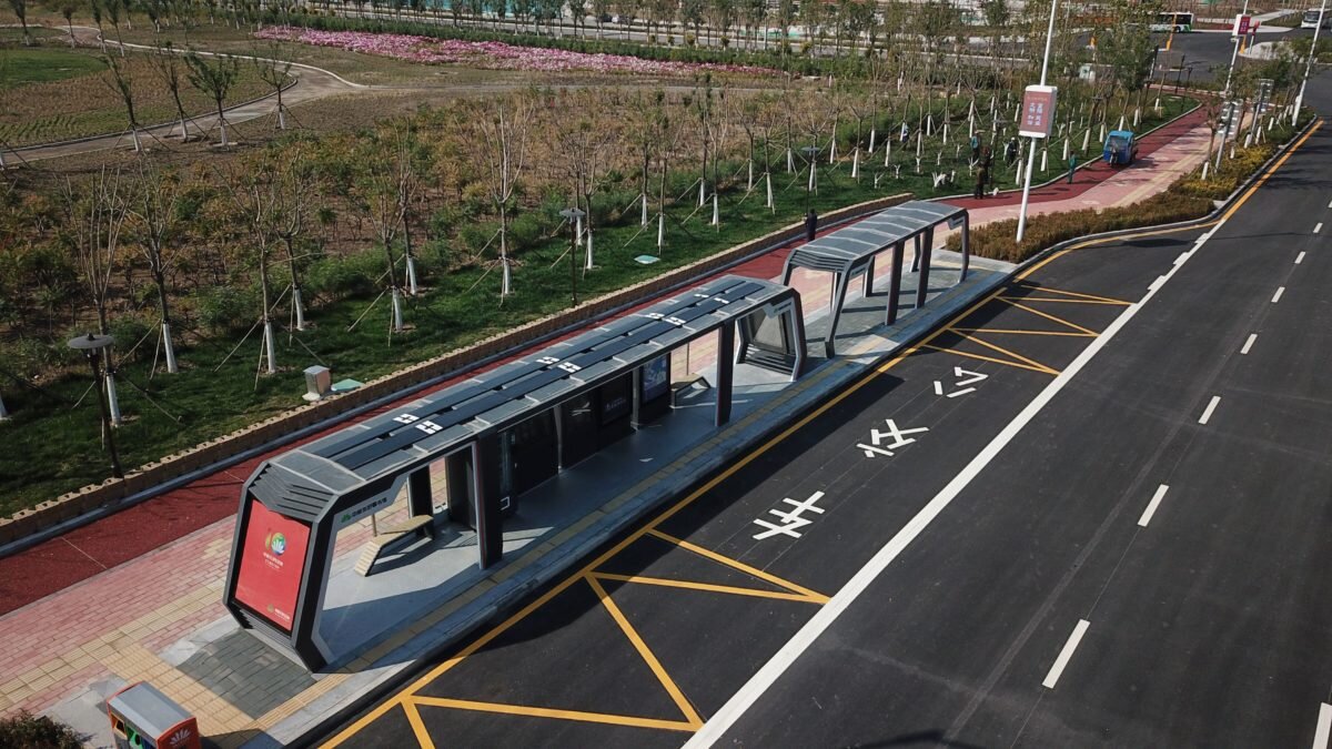 ابتکار اسپانیا در ساخت ایستگاه‌های اتوبوس هوشمند خورشیدی