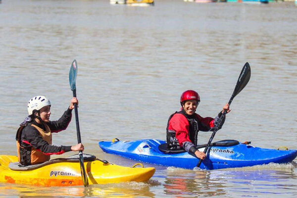 تفریحات آبی چابهار | آببازی در شهر همیشه بهار!