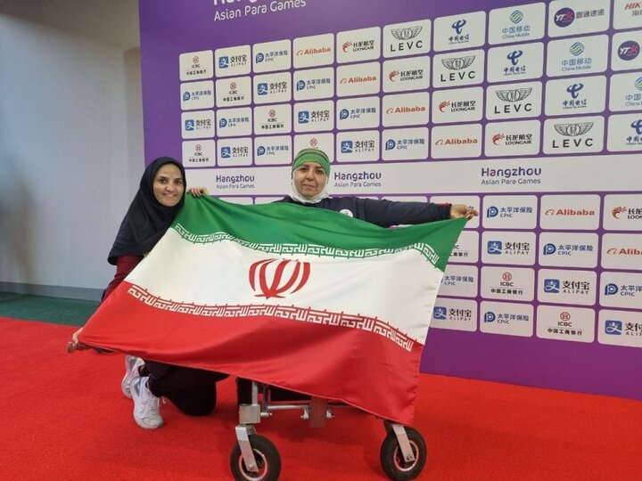 هدفم به اهتزاز درآوردن پرچم ایران است / به چادرم افتخار می‌کنم