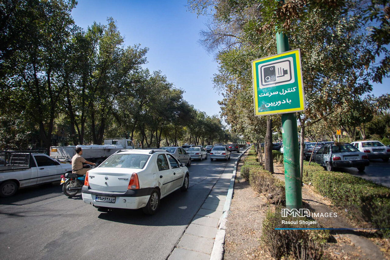 خرید عید با گذر از هزارتوی دود و ترافیک