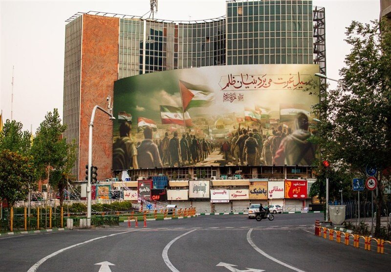 رونمایی از دیوارنگاره جدید میدان ولیعصر(عج) با عنوان «سیل غیرت»