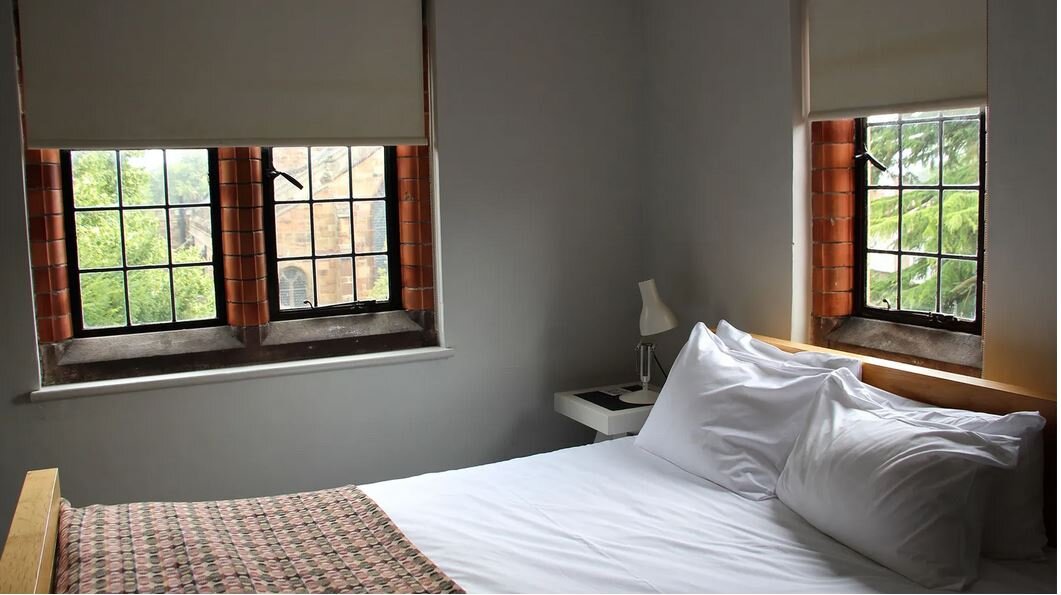 تنها کتابخانه جهان که میتوان در آن زندگی کرد + عکس