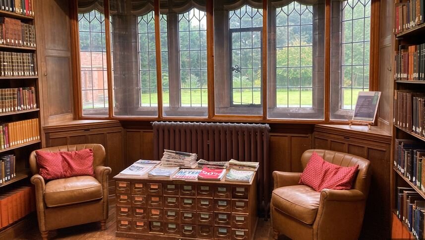 تنها کتابخانه جهان که میتوان در آن زندگی کرد + عکس