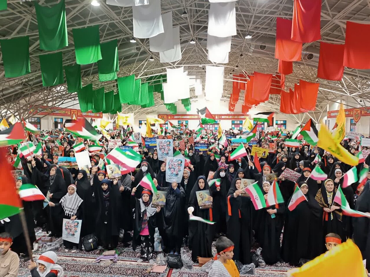 مادران اصفهانی در حمایت از مادران غزه به میدان آمدند