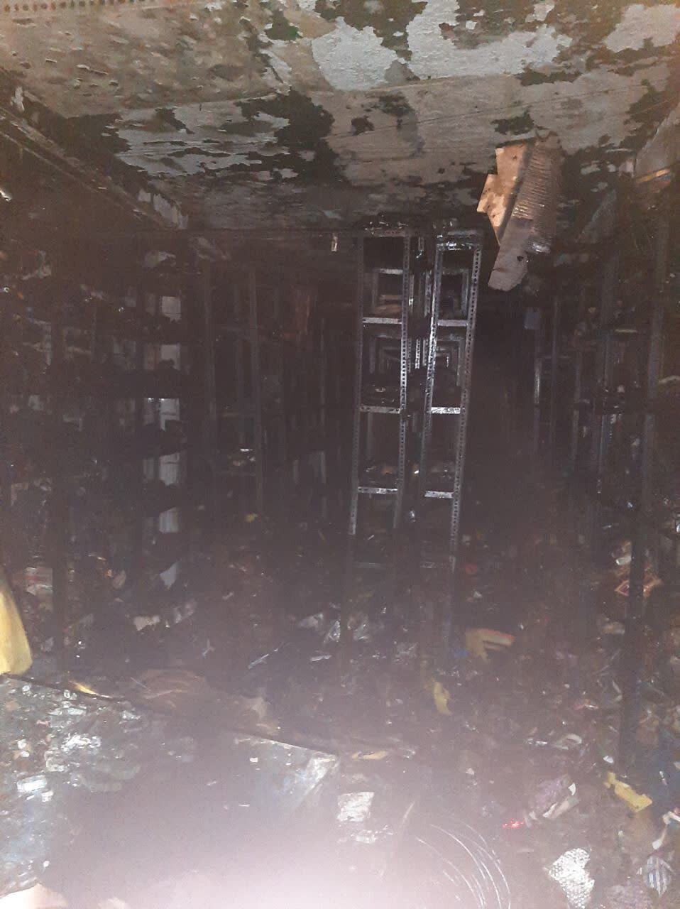 فوت یک زن در پی سقوط از کوه صفه / حریق فروشگاه و انبار لوازم یدکی خودرو + عکس