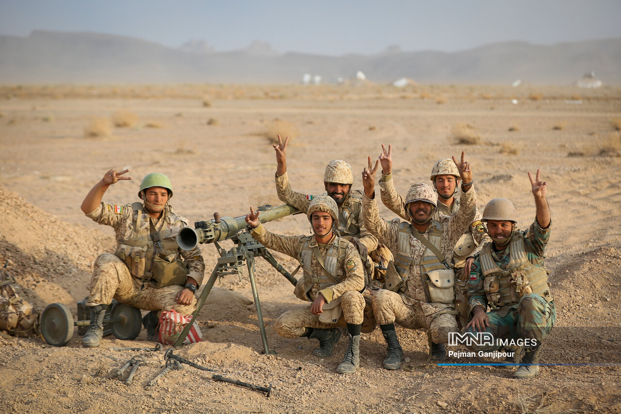 تبریک روز ارتش و نیروی زمینی ۱۴۰۳ + متن ادبی، پیام و عکس