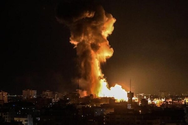 بیش از ۱۰۰ فلسطینی در حملات شب گذشته به غزه شهید شدند