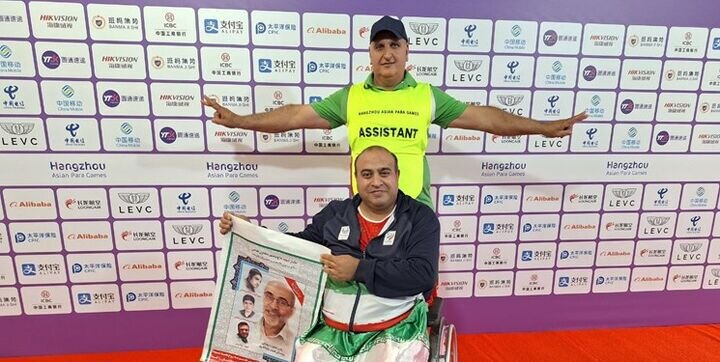 ادای احترام قهرمانان هانگژو به شهدا