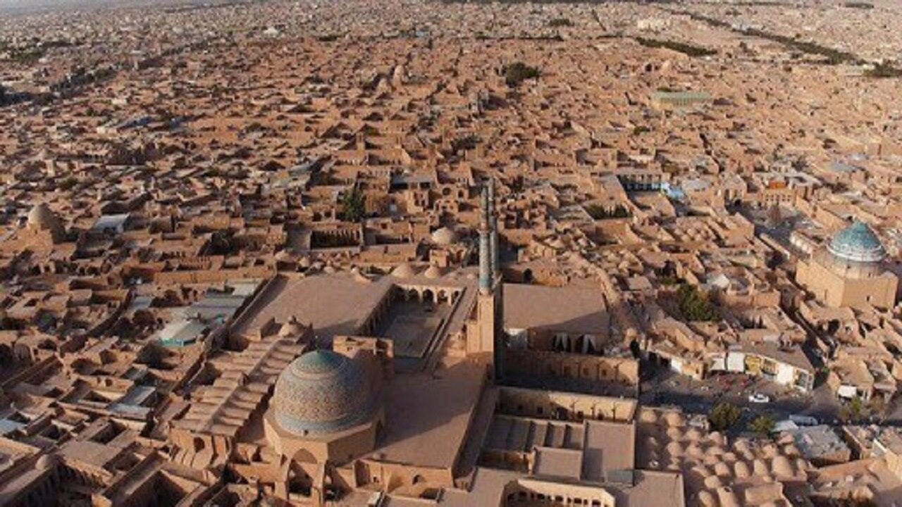 چالش‌های توسعه گردشگری در نگین کویر ایران