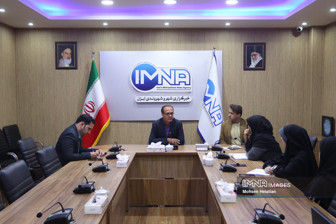 فراهم شدن بستر ارائه خدمات الکترونیک در ناژوان / ریه تنفسی اصفهان نیازمند حملونقل پاک است