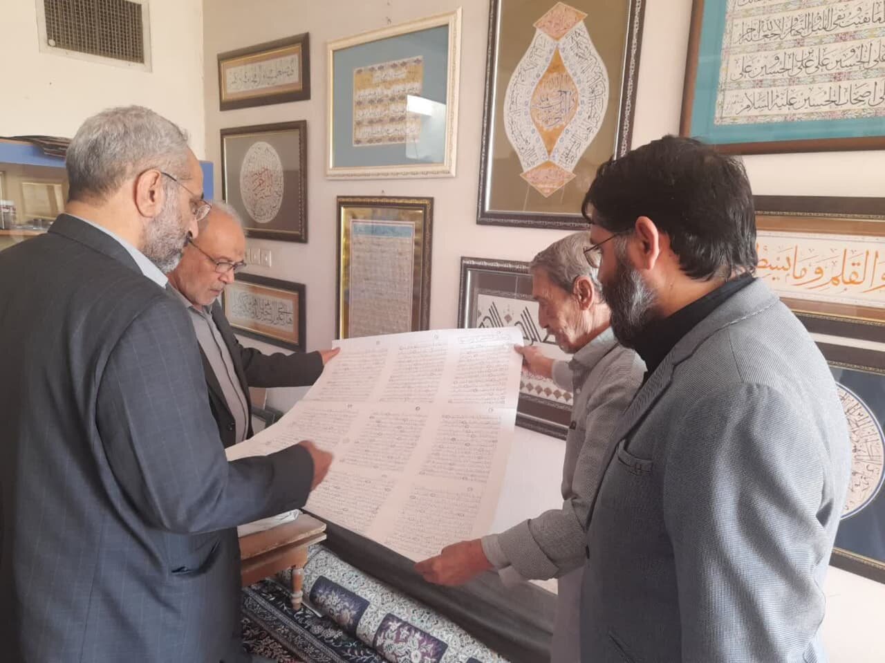 از لحافدوزی تا تقدیم قرآنهای دستنویس به حرم اهلبیت(ع)/ کاتب قرآن عضو صندوق هنر شد