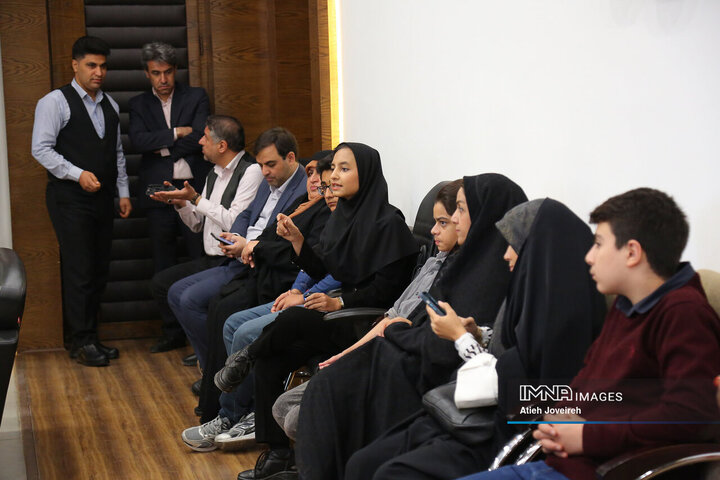 دیدار دانش‌آموزان نخبه اصفهانی با شهردار اصفهان
