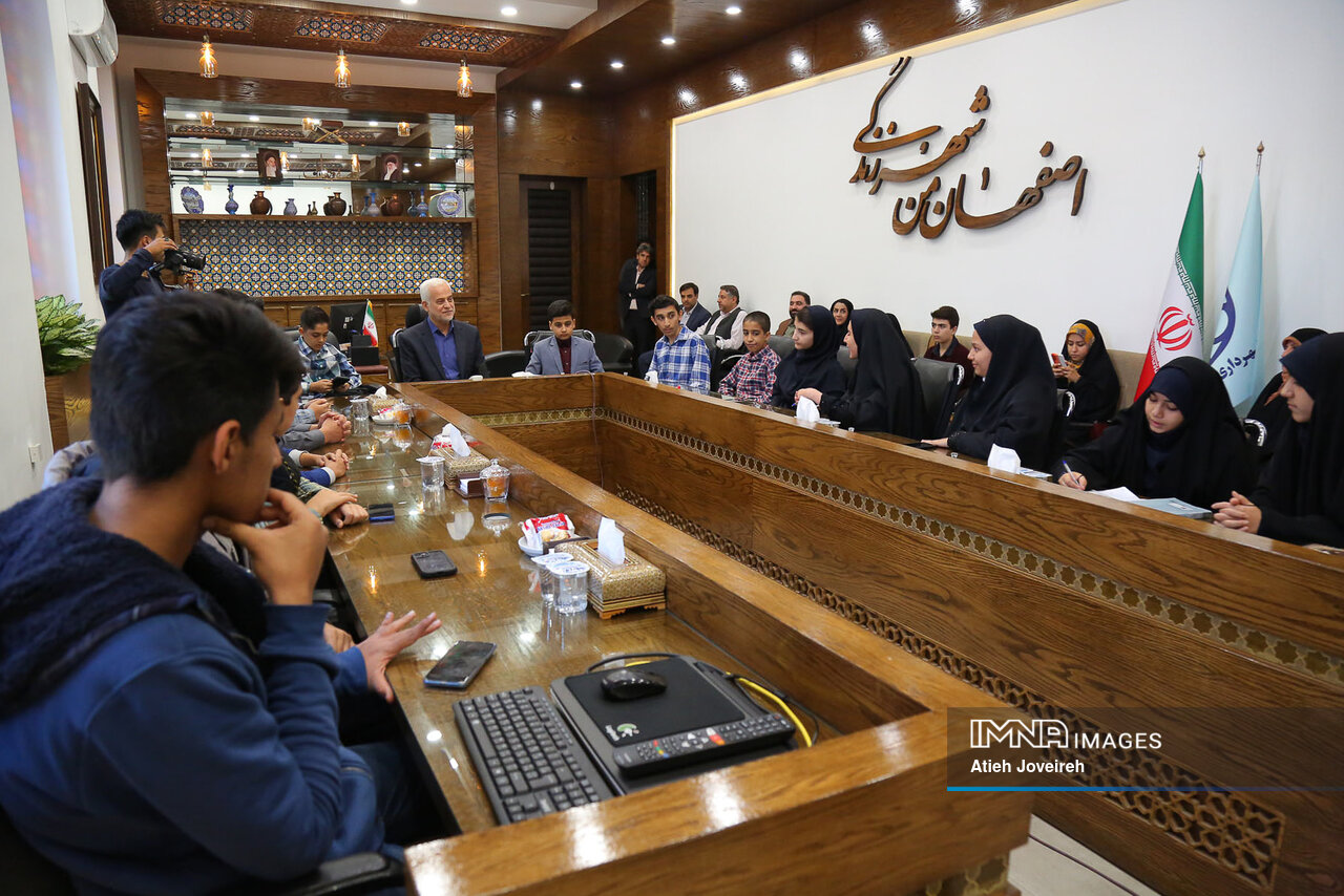 در نشست صمیمانه شهردار اصفهان با نوجوانان شهر چه گذشت؟