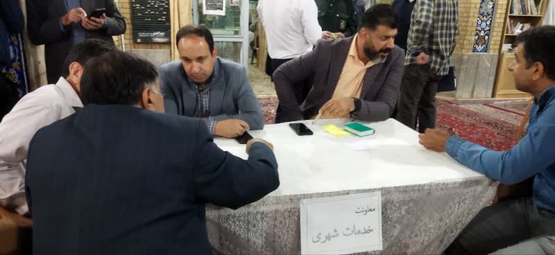 میز خدمت منطقه یک در مسجد رحیمخان برپا میشود/ استمرار برپایی میزهای خدمت در مساجد