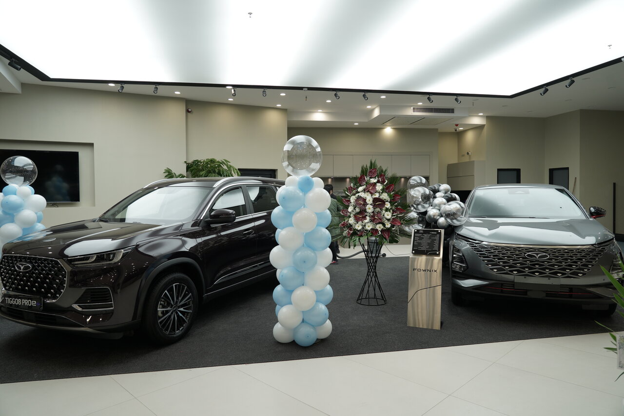 افتتاح بزرگترین شوروم فونیکس در استان اصفهان و رونمایی از خودروی فونیکس تیگو 8 پرو e پلاس
