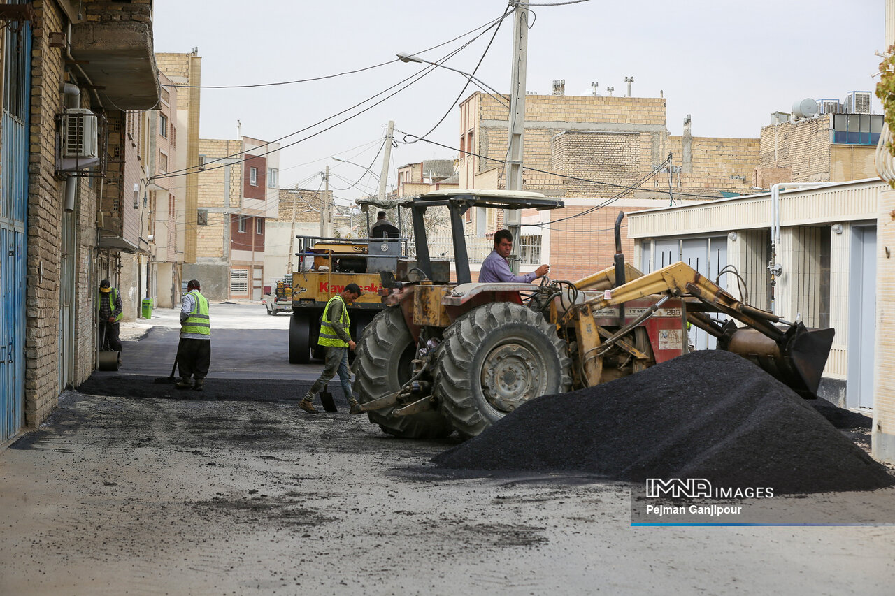 اجرای ۶۲۲۰ تن آسفالت در مناطق پانزدهگانه شهرداری اصفهان