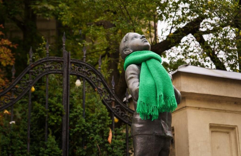 ماجرای شالهای سبز مجسمههای پایتخت لیتوانی چیست؟