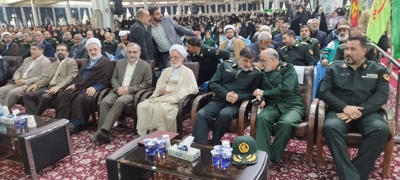 دفاع مقدس سرمشق مبارزان فلسطینی قرار گرفته است