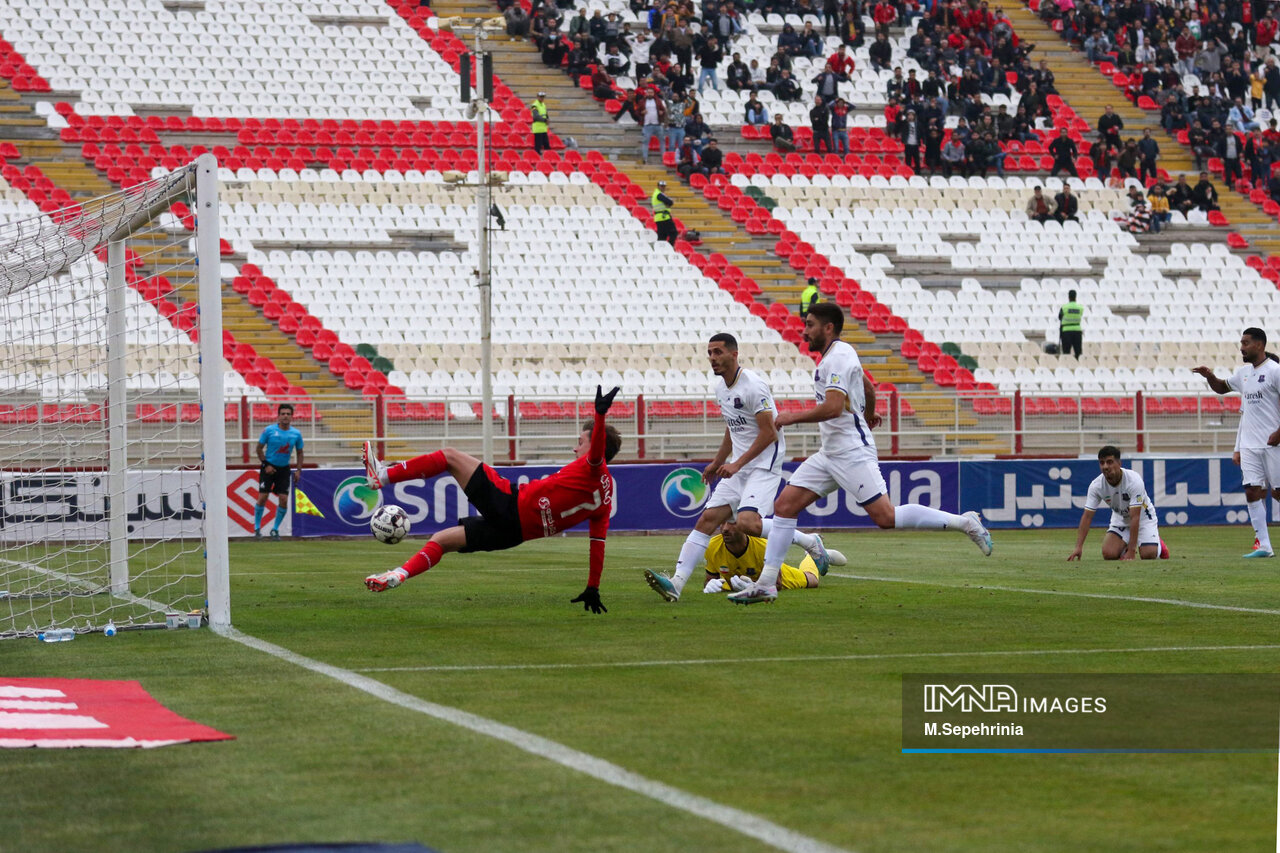 شهرستانیها صف اول درآمدزایی فدراسیون فوتبال